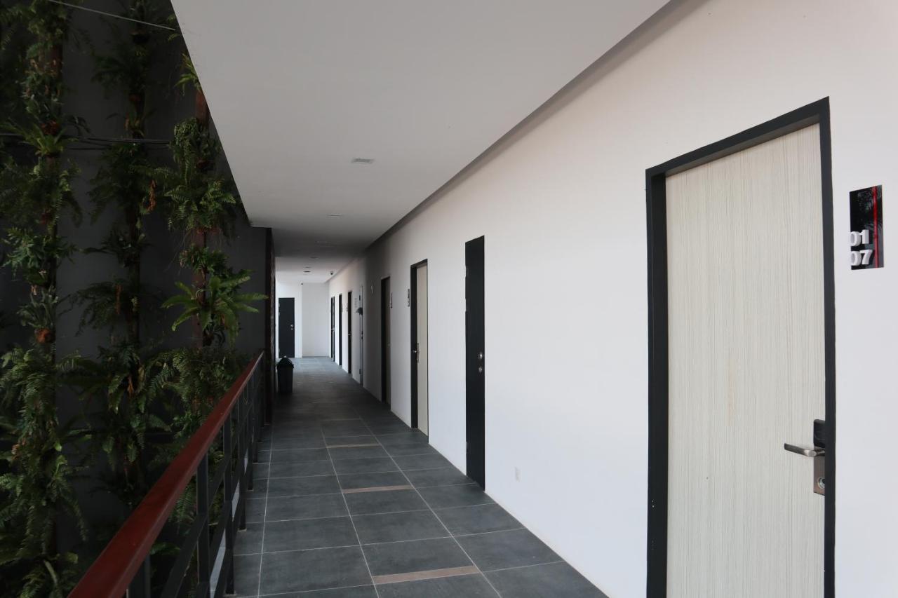 Roxy Sematan Villa & Townhouse ภายนอก รูปภาพ