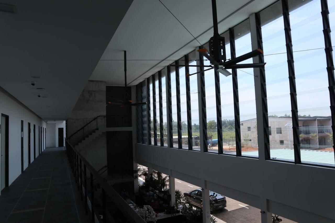 Roxy Sematan Villa & Townhouse ภายนอก รูปภาพ