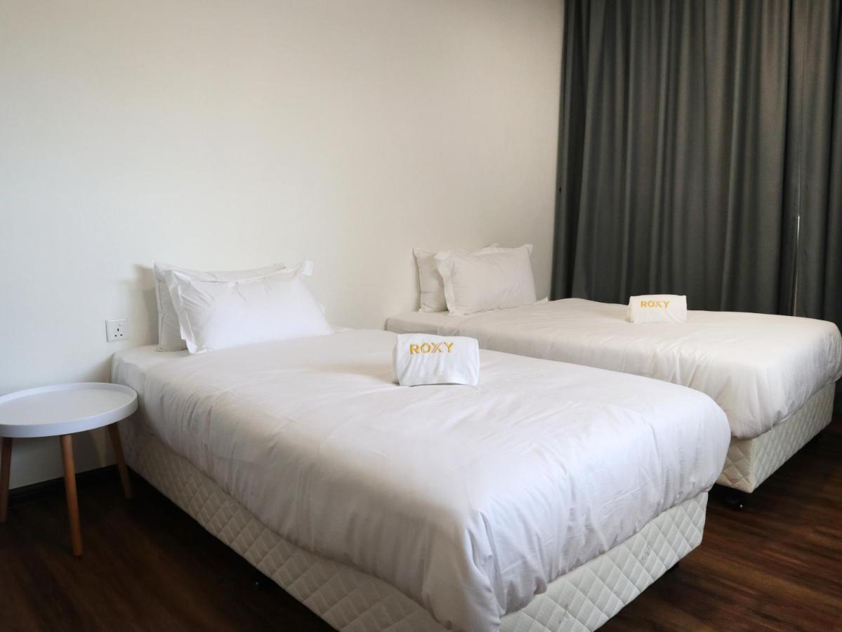 Roxy Sematan Villa & Townhouse ภายนอก รูปภาพ