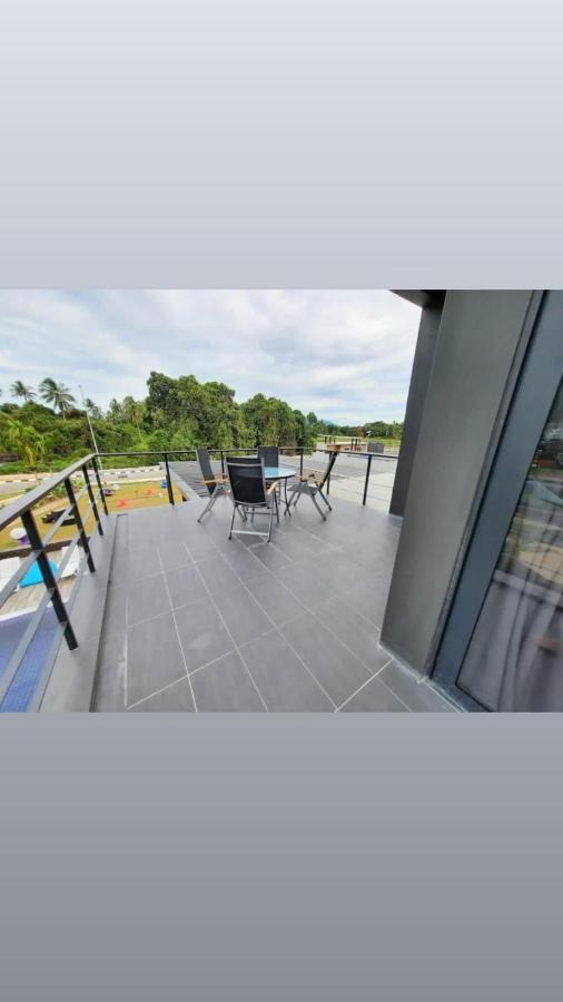 Roxy Sematan Villa & Townhouse ภายนอก รูปภาพ
