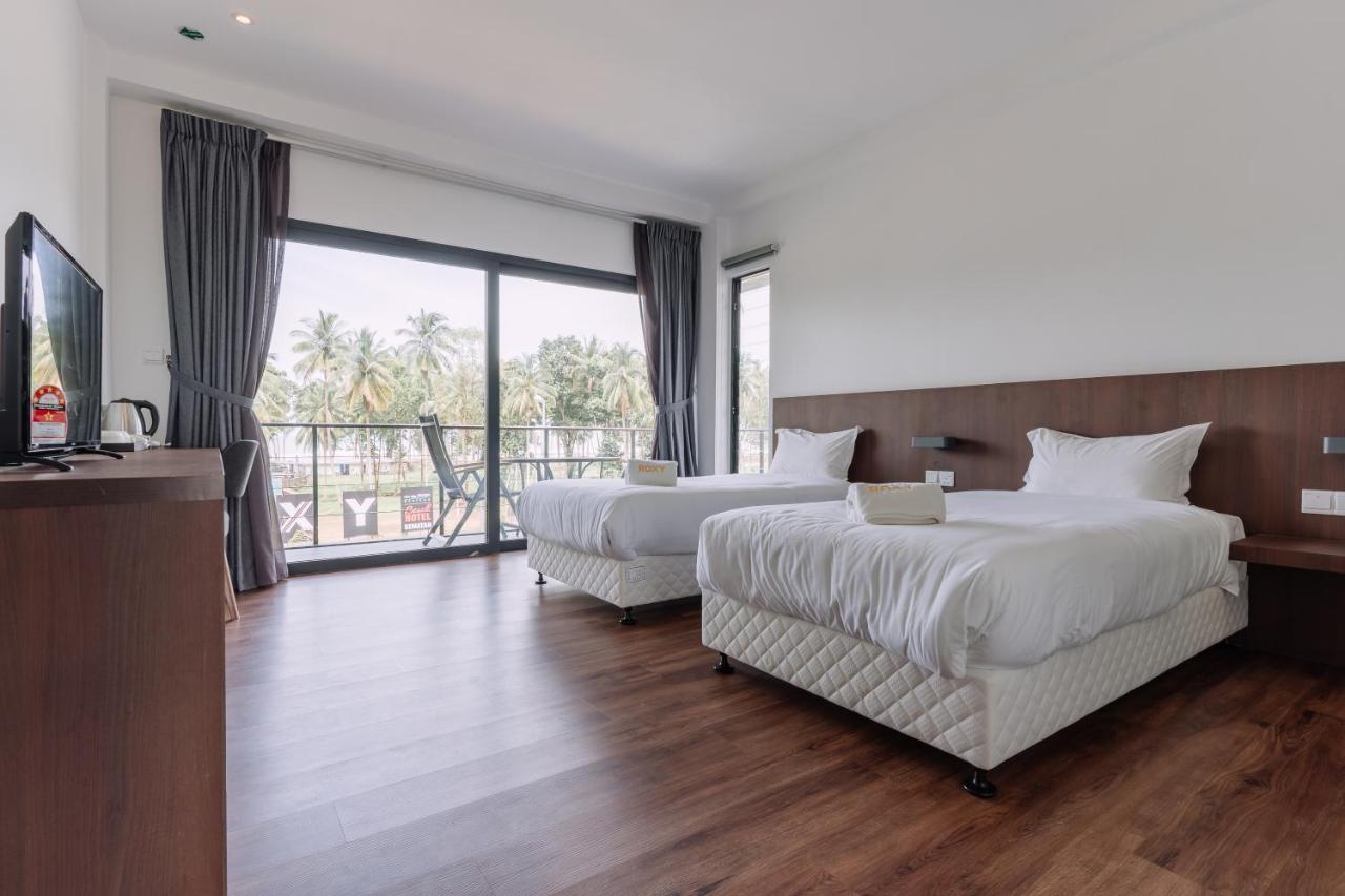 Roxy Sematan Villa & Townhouse ภายนอก รูปภาพ