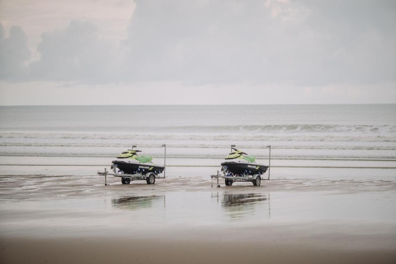 Roxy Sematan Villa & Townhouse ภายนอก รูปภาพ