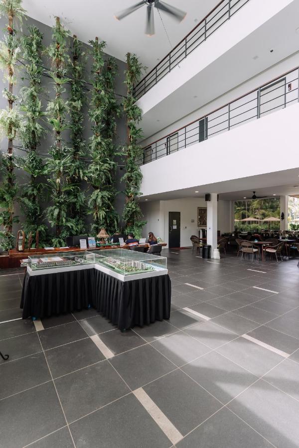 Roxy Sematan Villa & Townhouse ภายนอก รูปภาพ