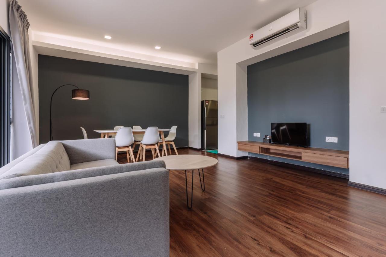 Roxy Sematan Villa & Townhouse ภายนอก รูปภาพ