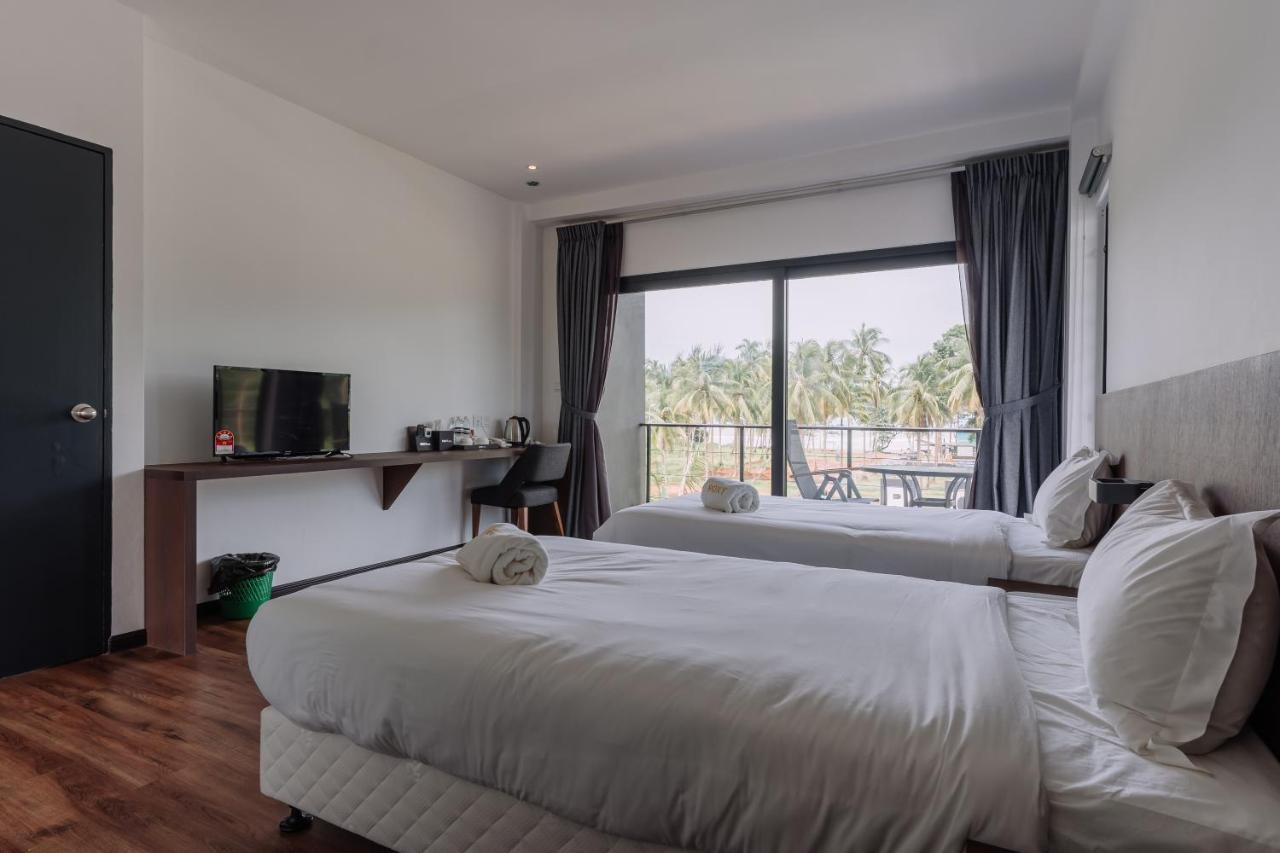 Roxy Sematan Villa & Townhouse ภายนอก รูปภาพ