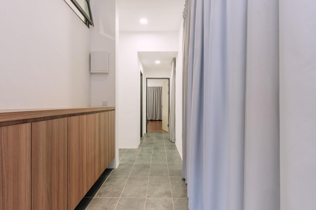 Roxy Sematan Villa & Townhouse ภายนอก รูปภาพ