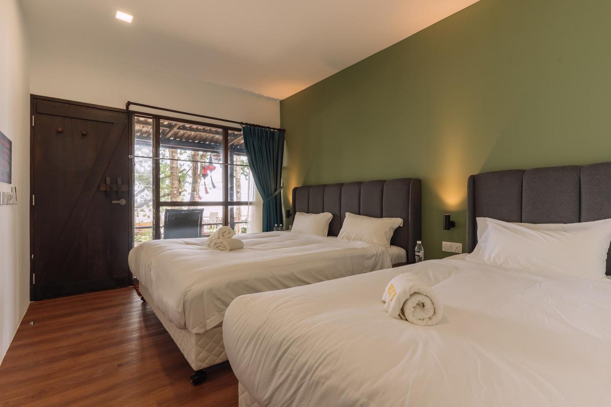 Roxy Sematan Villa & Townhouse ภายนอก รูปภาพ