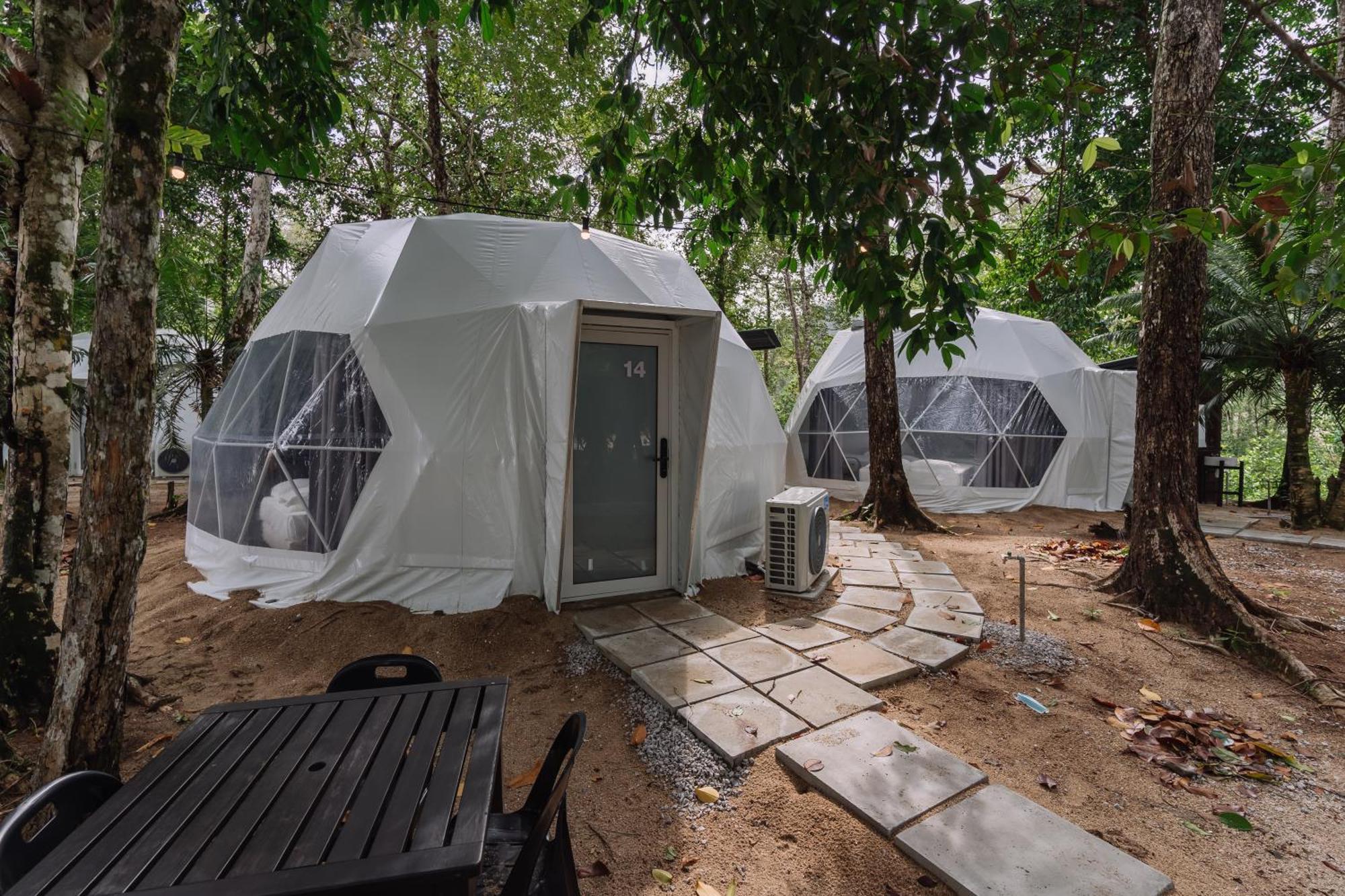 Roxy Sematan Villa & Townhouse ภายนอก รูปภาพ